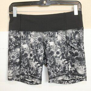 Lululemon Shorts Women Size 6 Black Gray Floral Print Stretch 6" Inseam